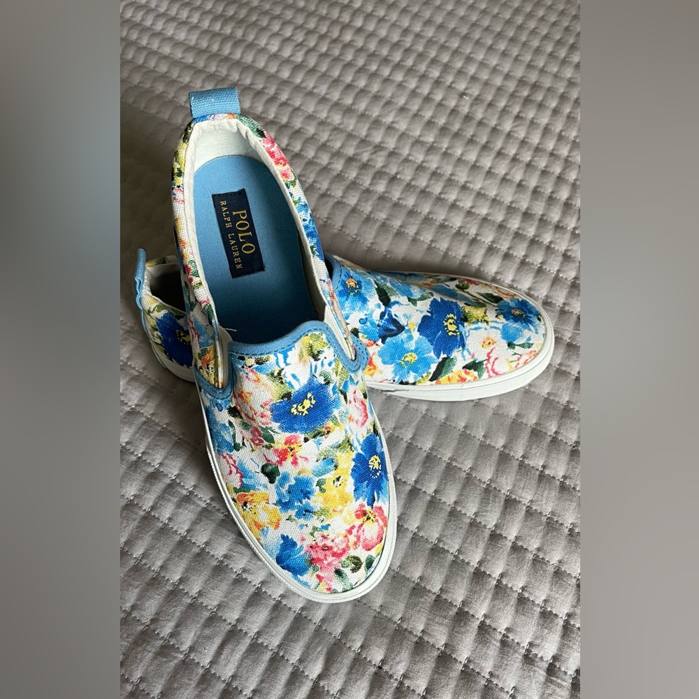 Polo Ralph Lauren
Floral Canvas Slip-On Sneaker used excellent condition